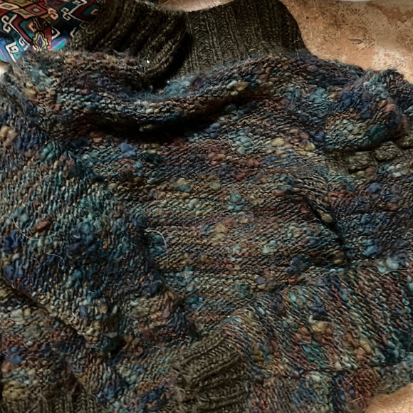 Gorgeous handmade sweater - Picture 5 of 5